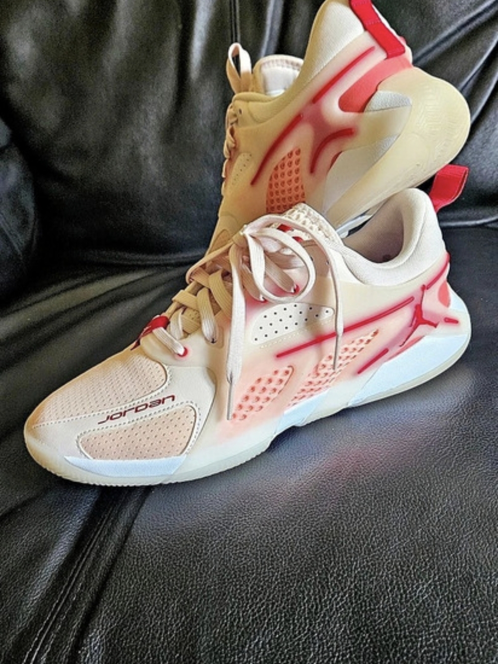 Jordan Air Jordan Heir Series Athletic Shoes in Pink & White